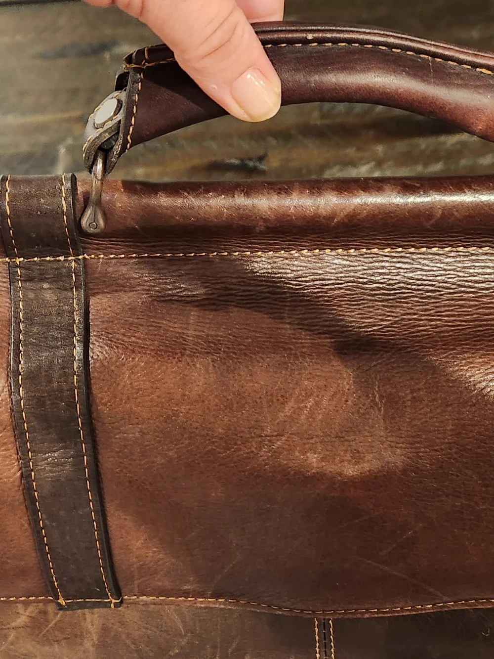 Kenneth Cole Reaction Leather Messenger Bag - Brown